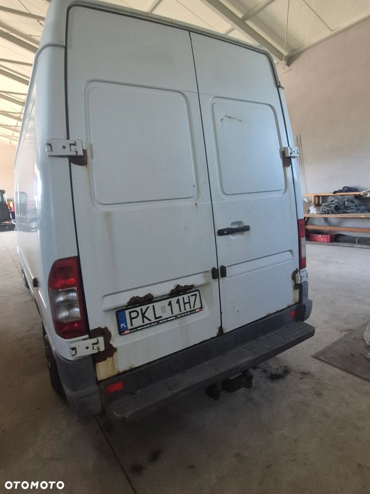 Mercedes-Benz Sprinter - 16
