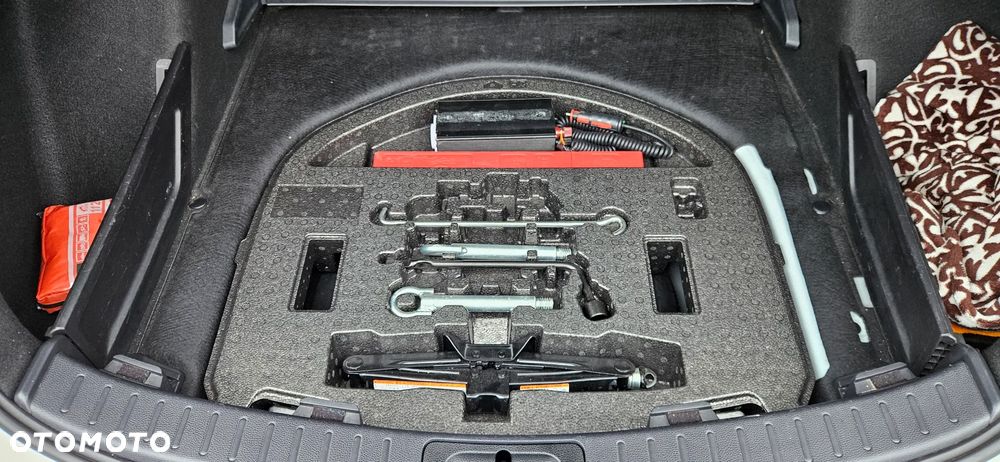 Toyota Corolla 1.8 Hybrid Comfort - 30