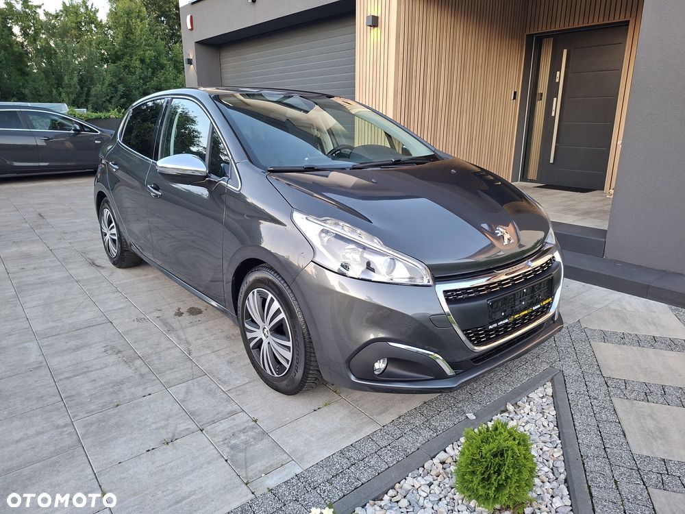Peugeot 208 - 14