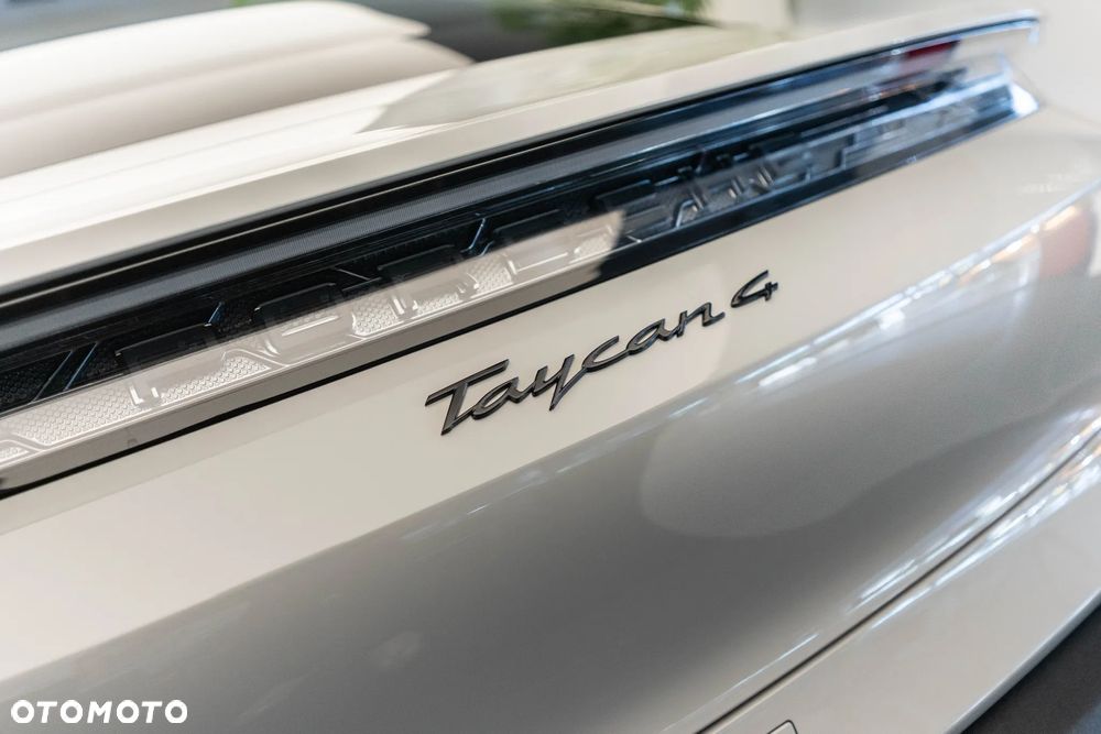 Porsche Taycan 4 - 40