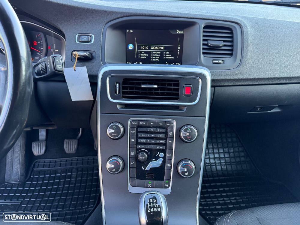 Volvo V60 D2 Momentum - 9