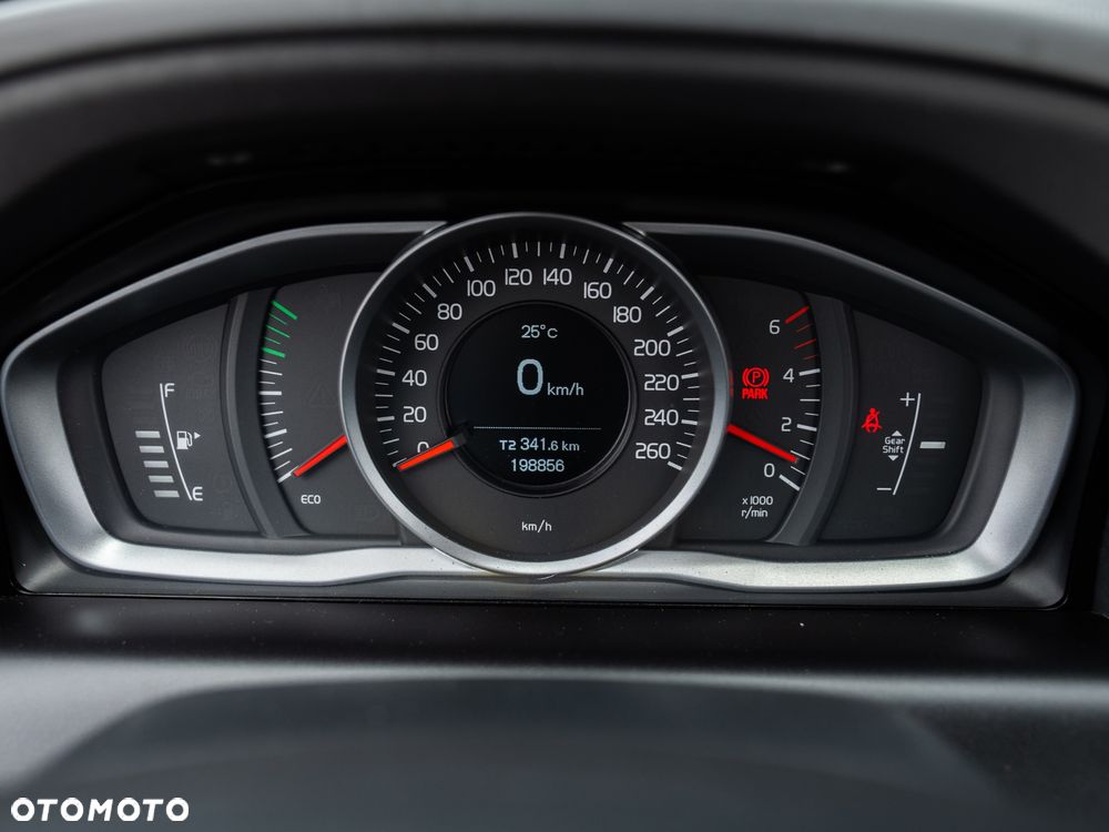 Volvo XC 60 D4 Kinetic - 32