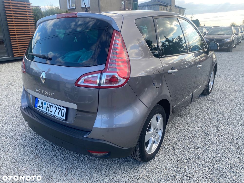 Renault Scenic 1.6 16V 110 Dynamique - 12