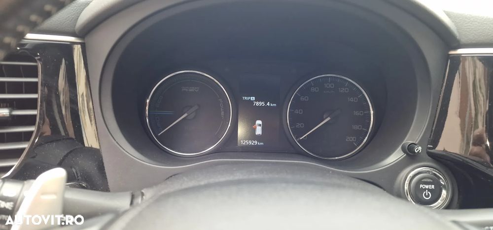 Mitsubishi Outlander 2.0 4WD Plug-In Hybrid Top - 9