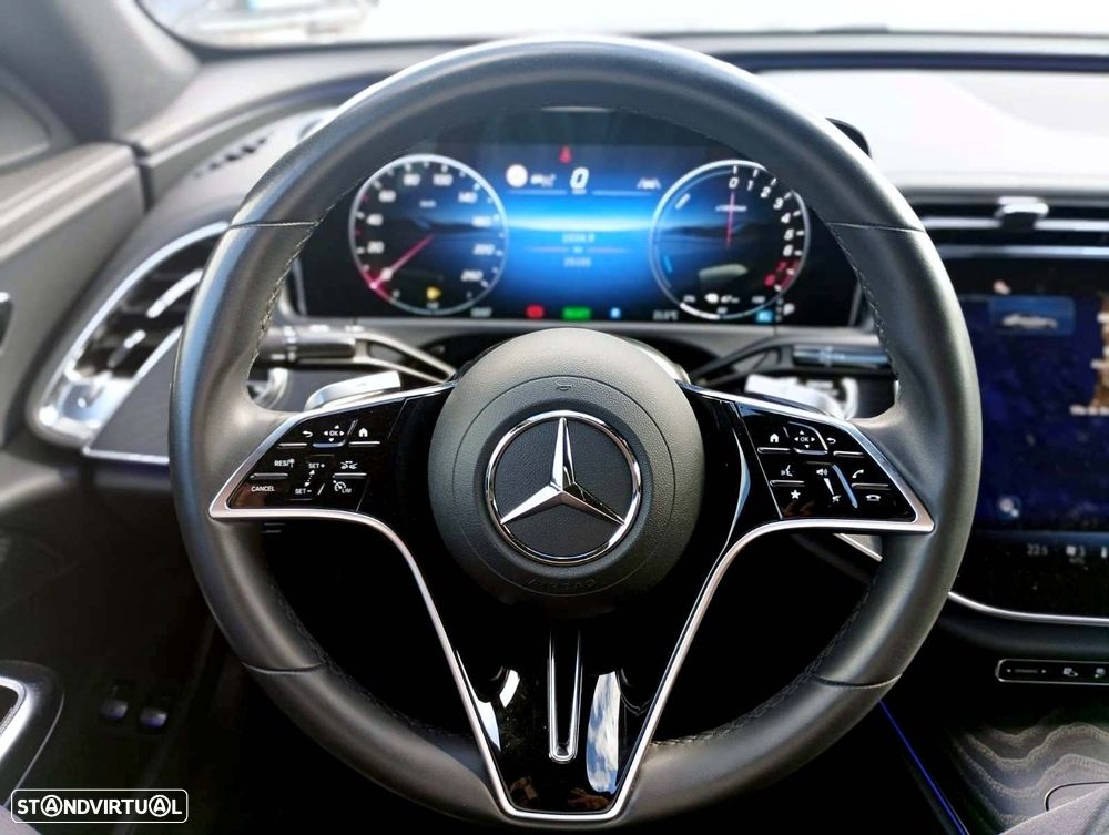 Mercedes-Benz E 300 e - 4