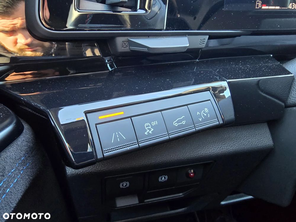 Renault Austral 1.3 TCe mHEV Iconic esprit Alpine - 14