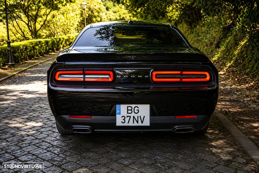 Dodge Challenger Auto SXT Plus - 3