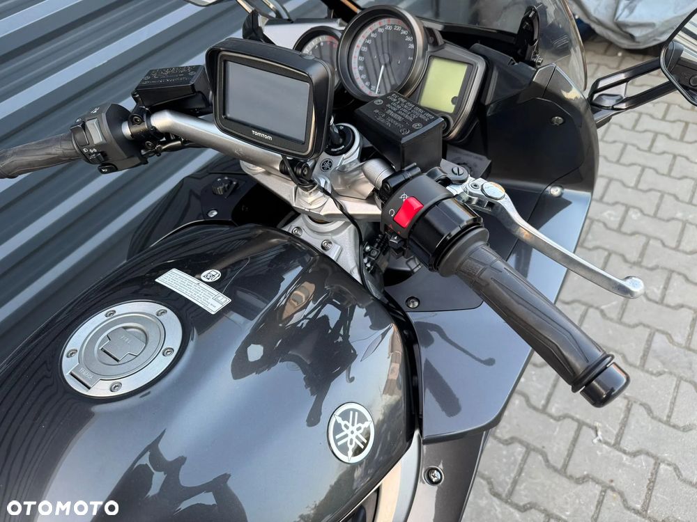Yamaha FJR - 17
