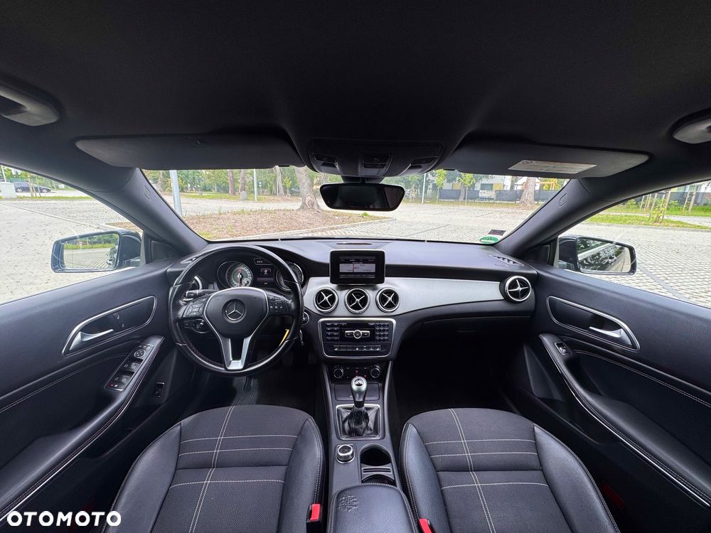 Mercedes-Benz CLA 200 AMG Line - 30