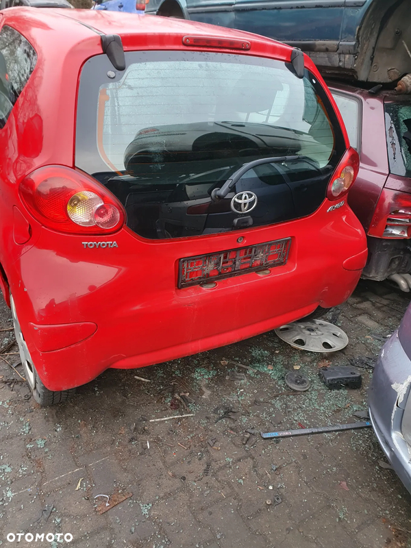 Zderzak tył * Toyota Aygo I*