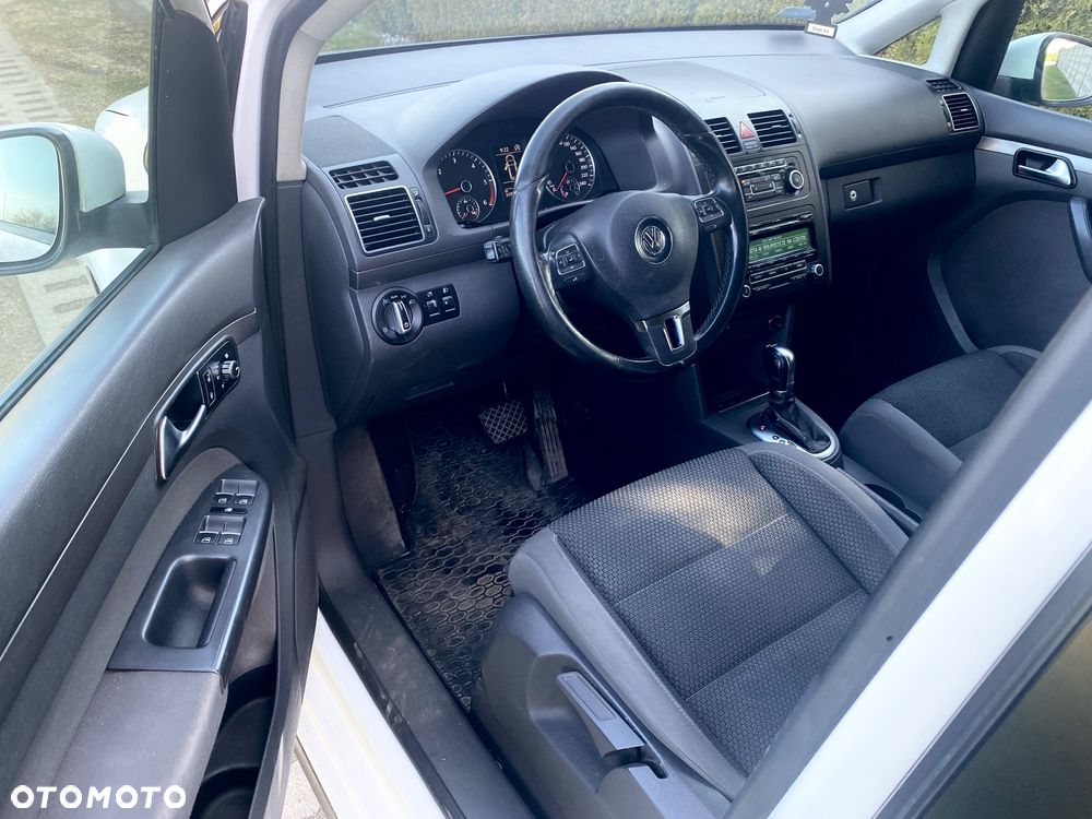 Volkswagen Touran - 8