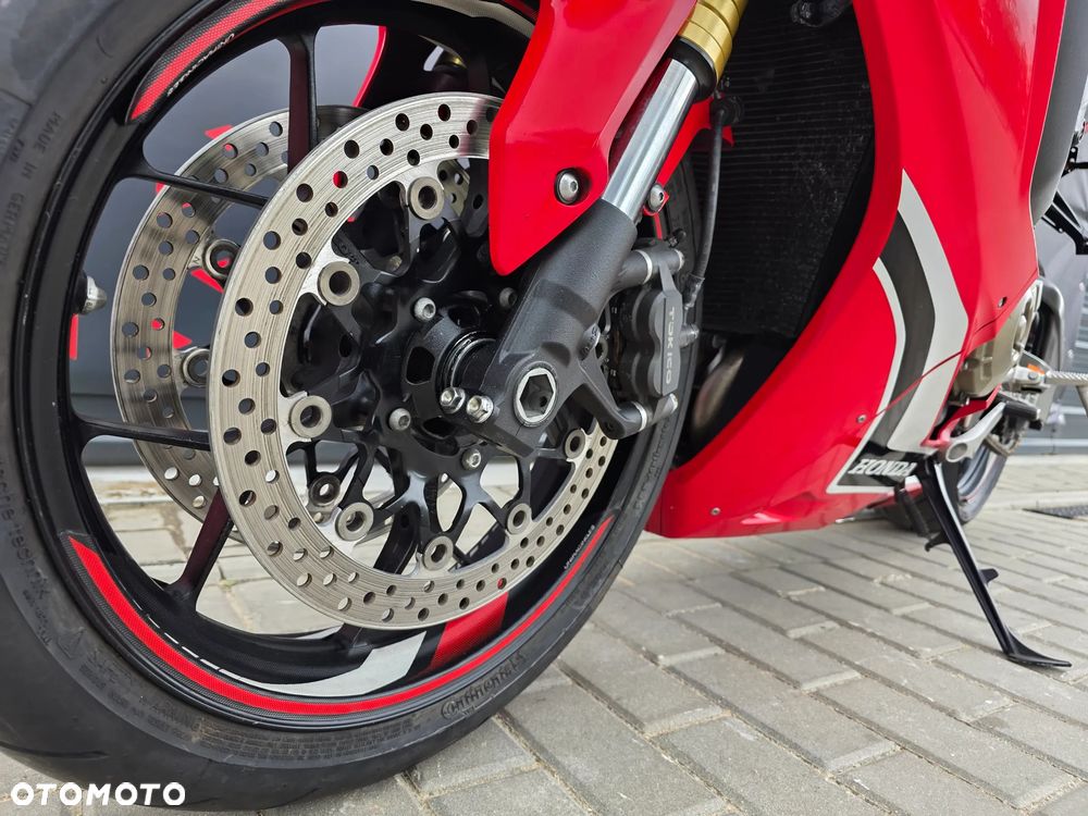Honda CBR - 25