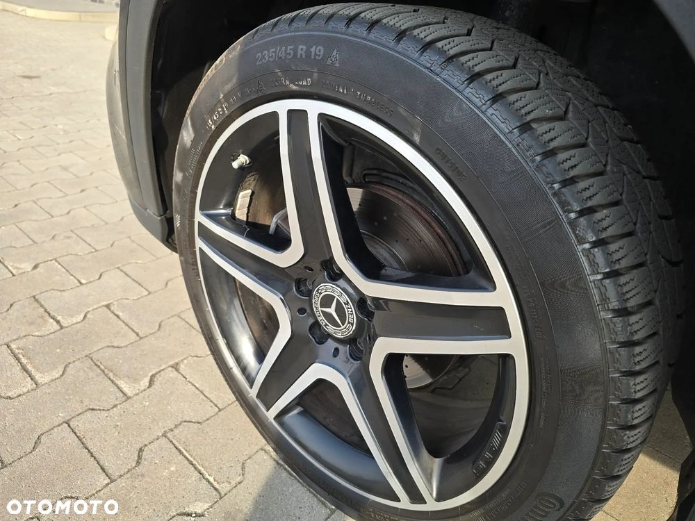 Mercedes-Benz GLA 200 7G-DCT AMG Line - 33