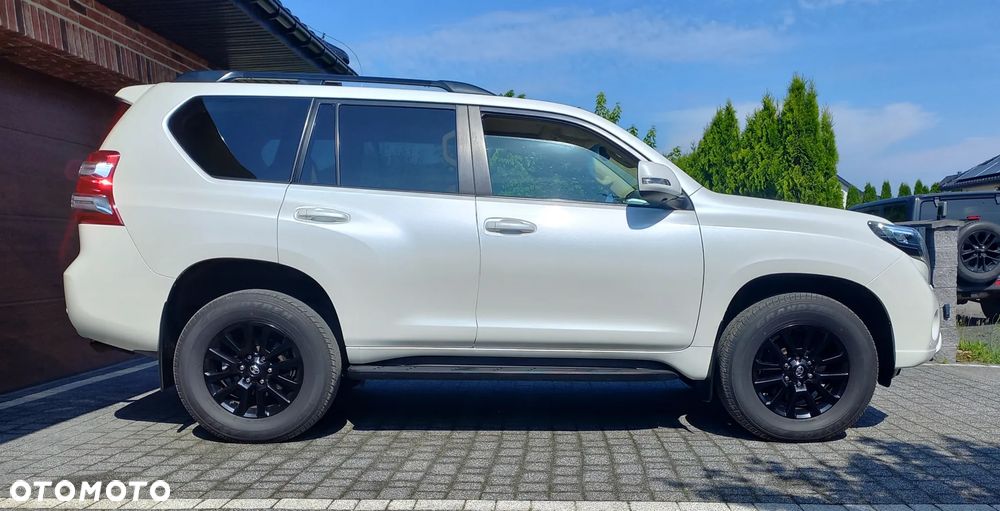 Toyota Land Cruiser LC 2.8 D-4D Invincible - 3