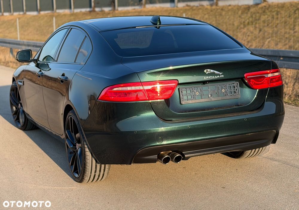 Jaguar XE 2.0 D R-Sport - 13