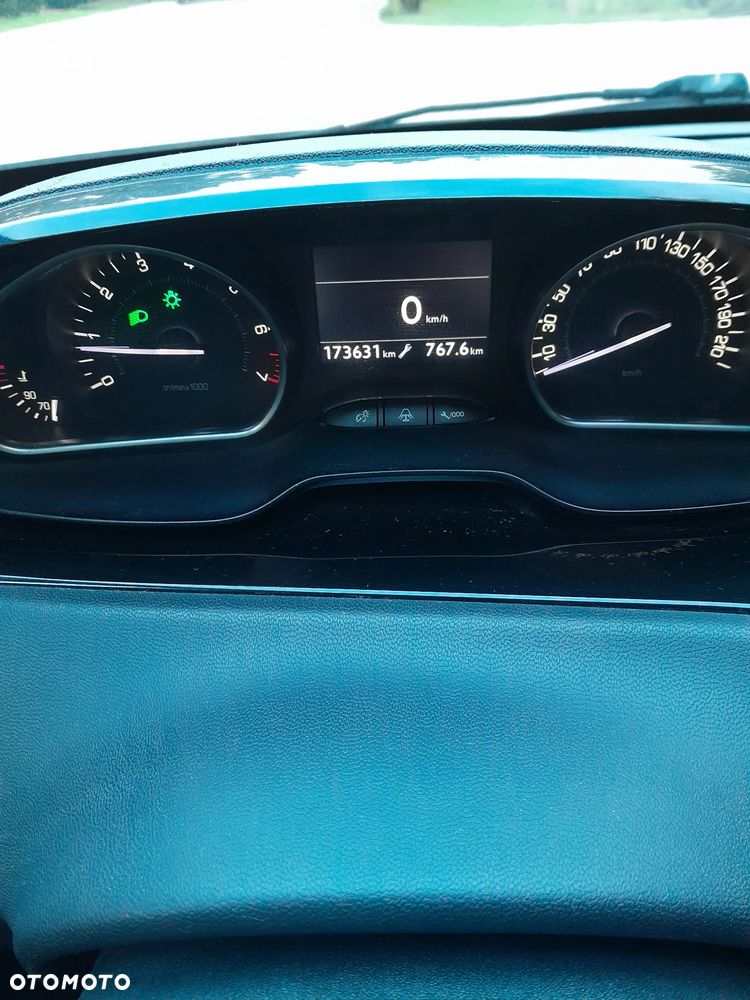 Peugeot 208 - 13