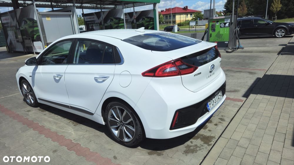 Hyundai IONIQ - 4