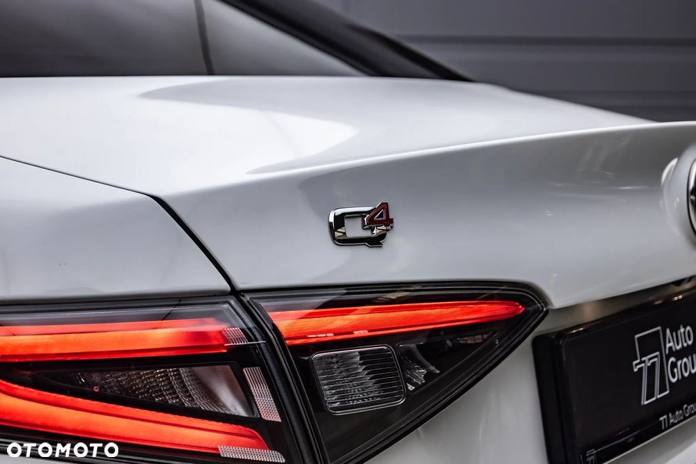 Alfa Romeo Giulia 2.0 Turbo 16V AT8-Q4 Veloce - 41