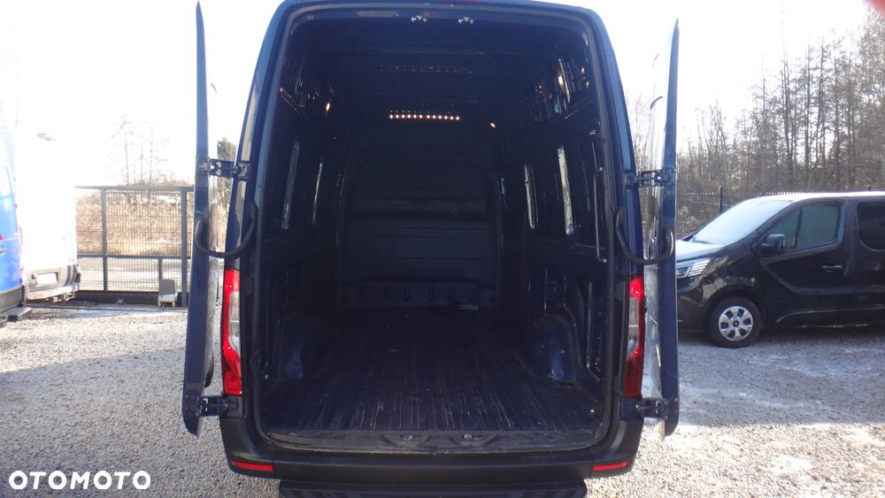 Mercedes-Benz Sprinter - 5