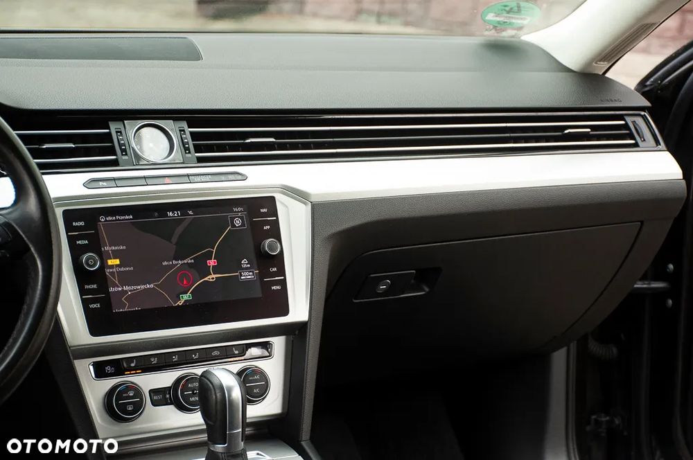 Volkswagen Passat Variant 2.0 TDI BMT Comfortline DSG - 33
