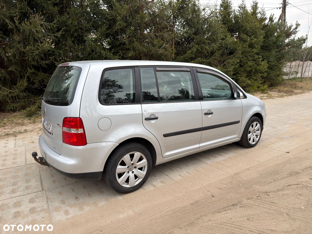 Volkswagen Touran - 6