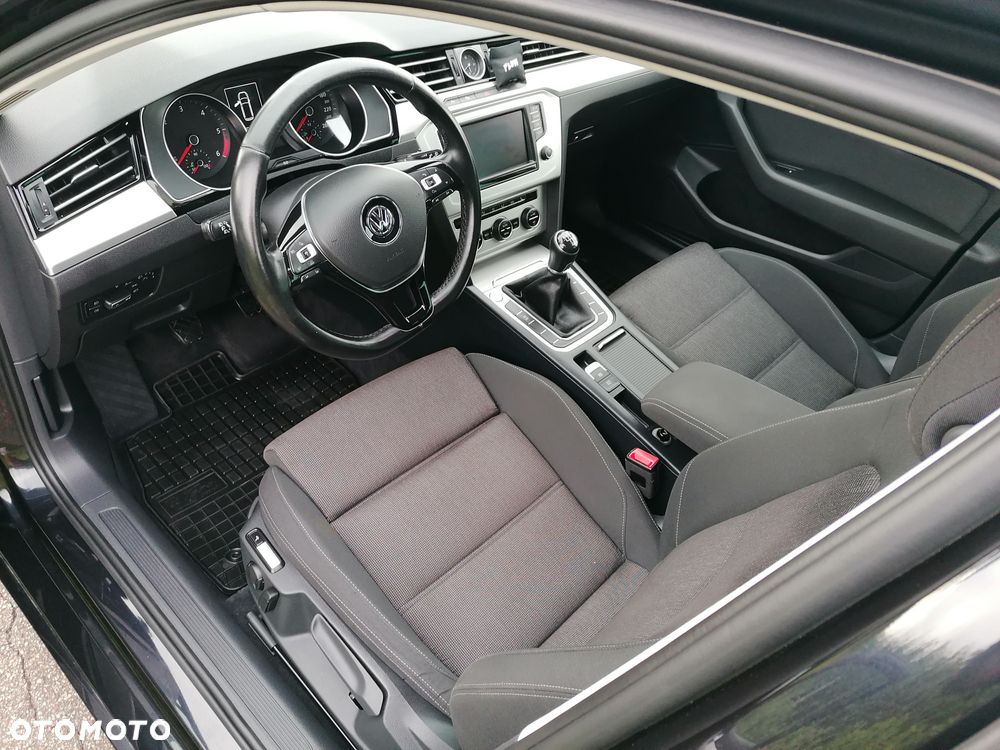 Volkswagen Passat - 7