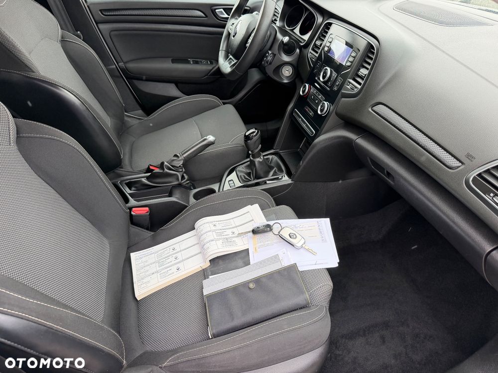 Renault Megane TCe 140 GPF INTENS - 17