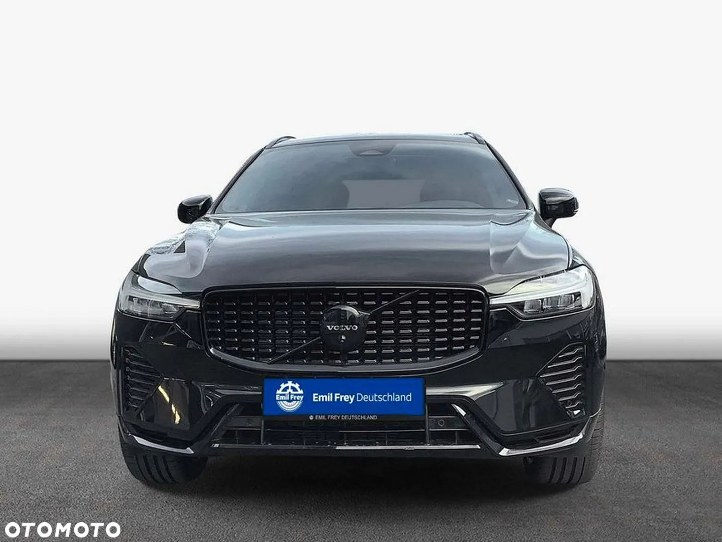Volvo XC 60 B5 B AWD Plus Black Edition - 4