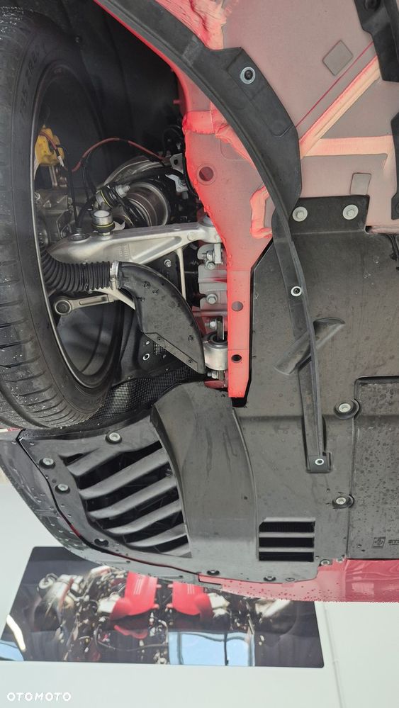 Ferrari F8 Spider - 39