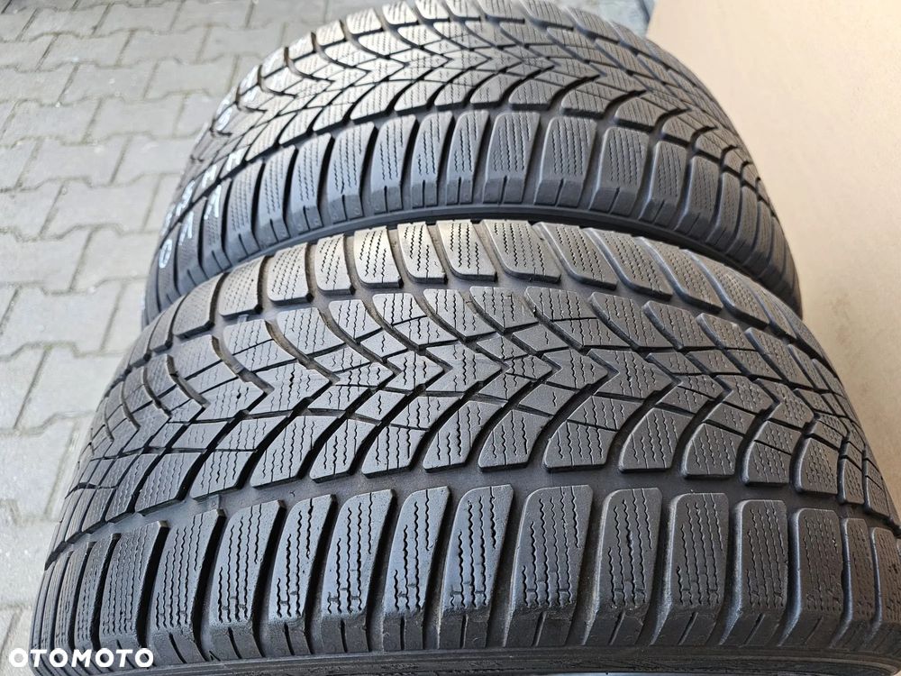 (O11) 235/45R17 94H 5,5mm 15r / Dunlop SP Winter Sport 4D - 7