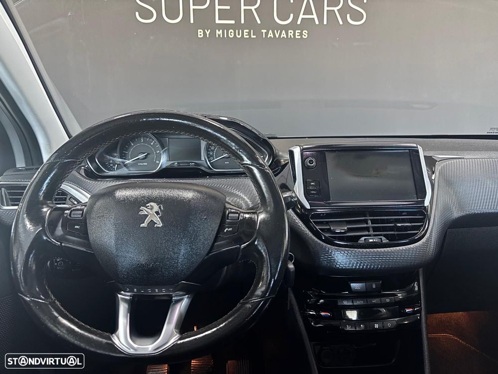 Peugeot 208 1.6 BlueHDi Style - 11