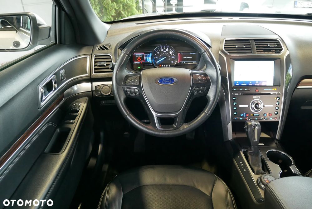Ford Explorer - 16