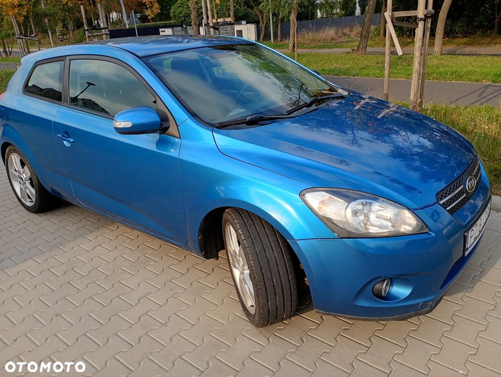 Kia Ceed - 10