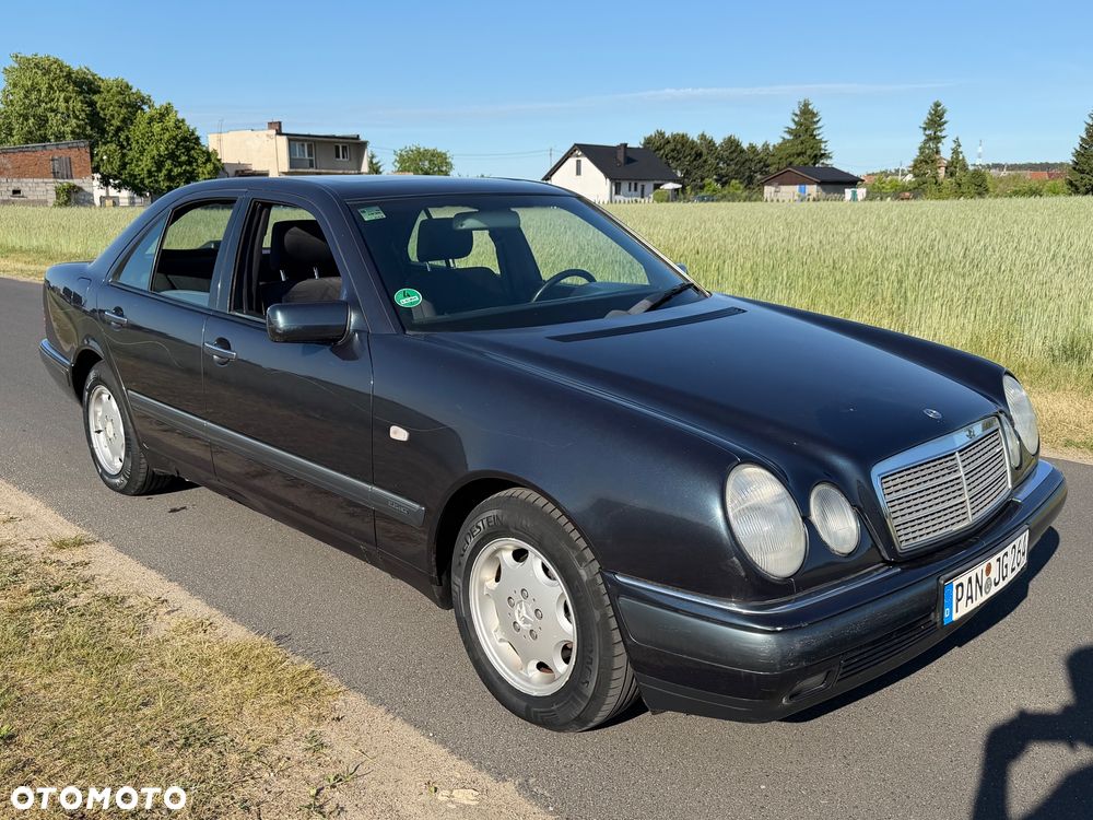 Mercedes-Benz Klasa E - 4