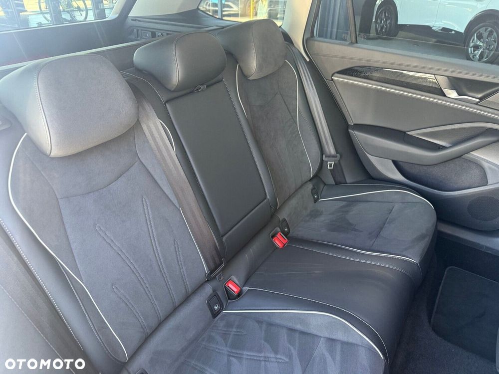 Volkswagen Passat - 16