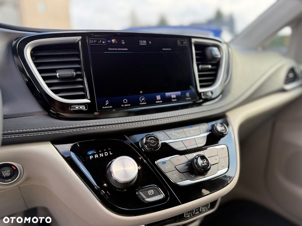 Chrysler Pacifica - 24