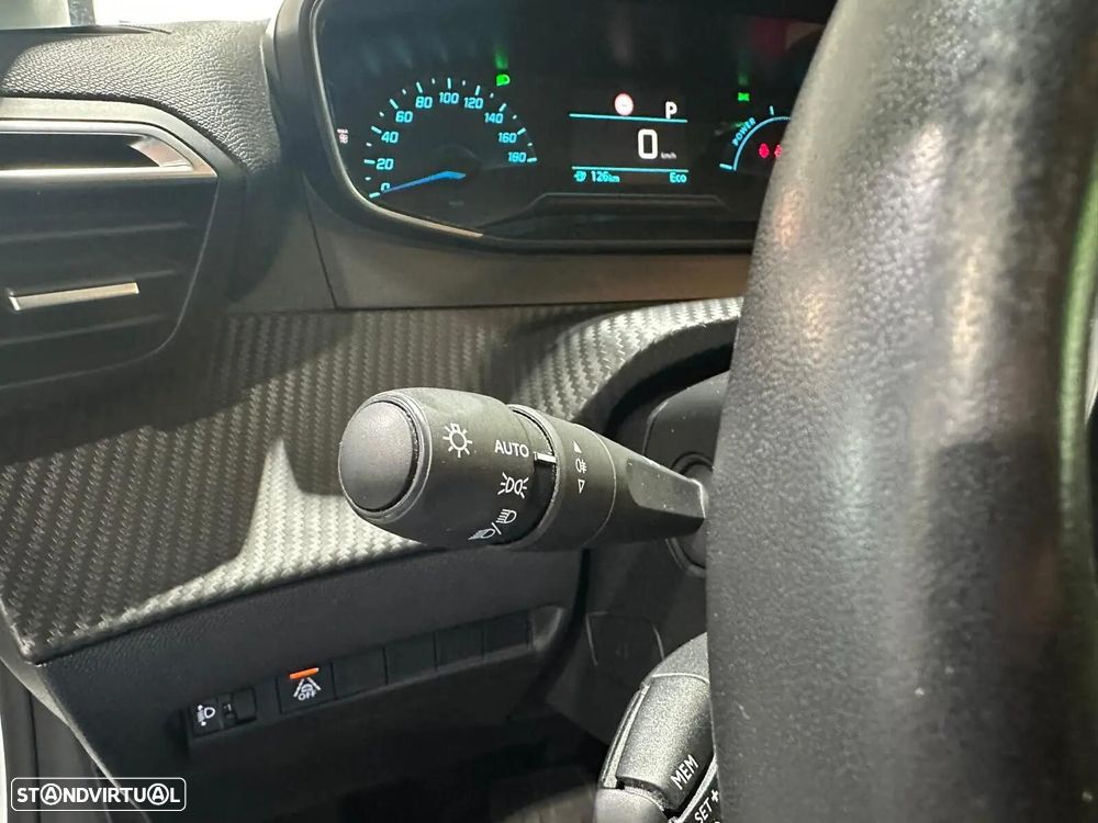 Peugeot e-208 - 39