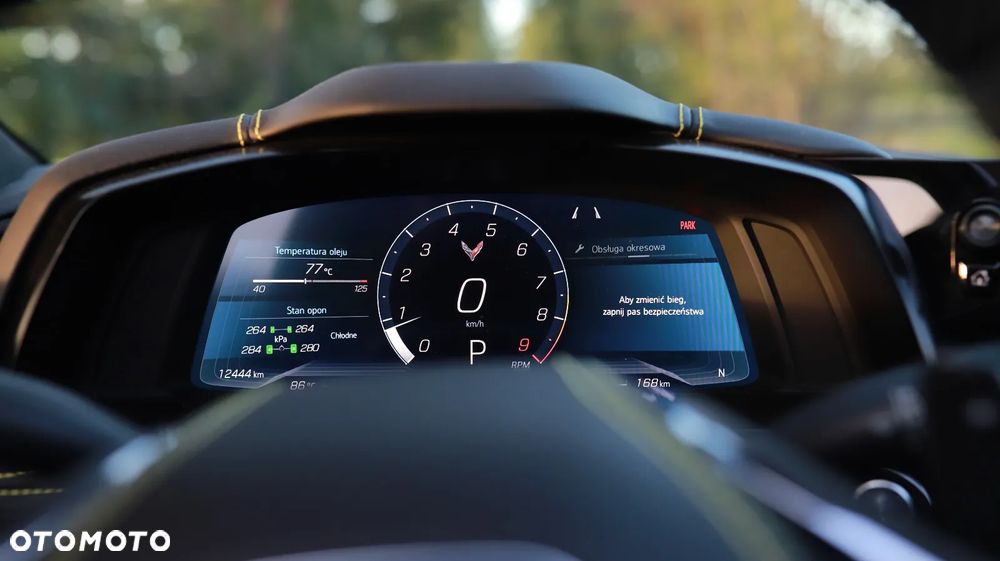 Chevrolet Corvette - 17