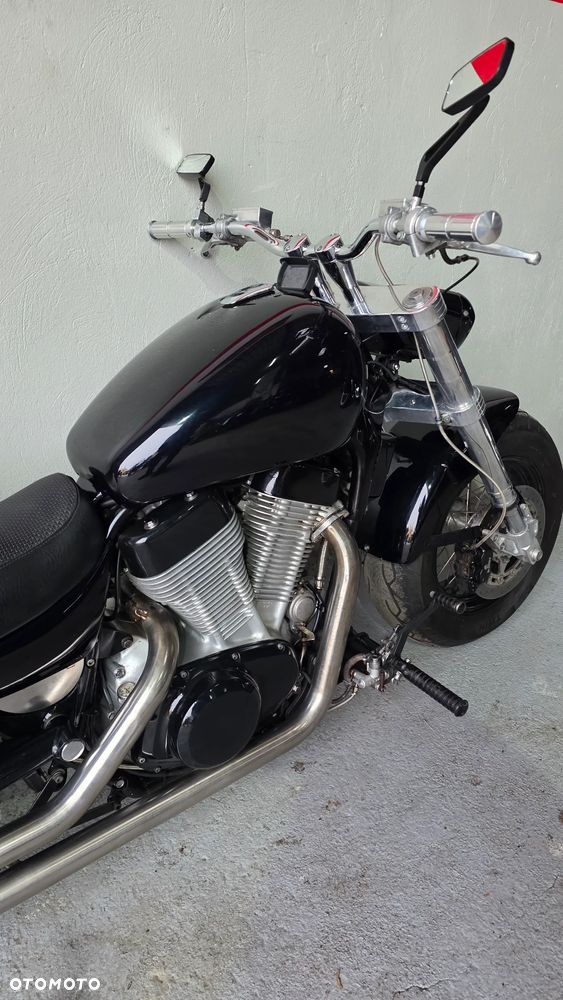 Suzuki Intruder - 23