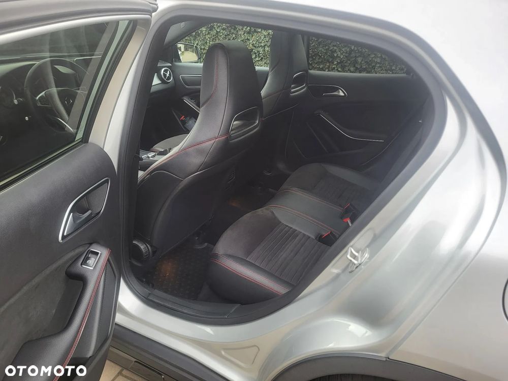 Mercedes-Benz GLA 220 d 7G-DCT AMG Line - 7