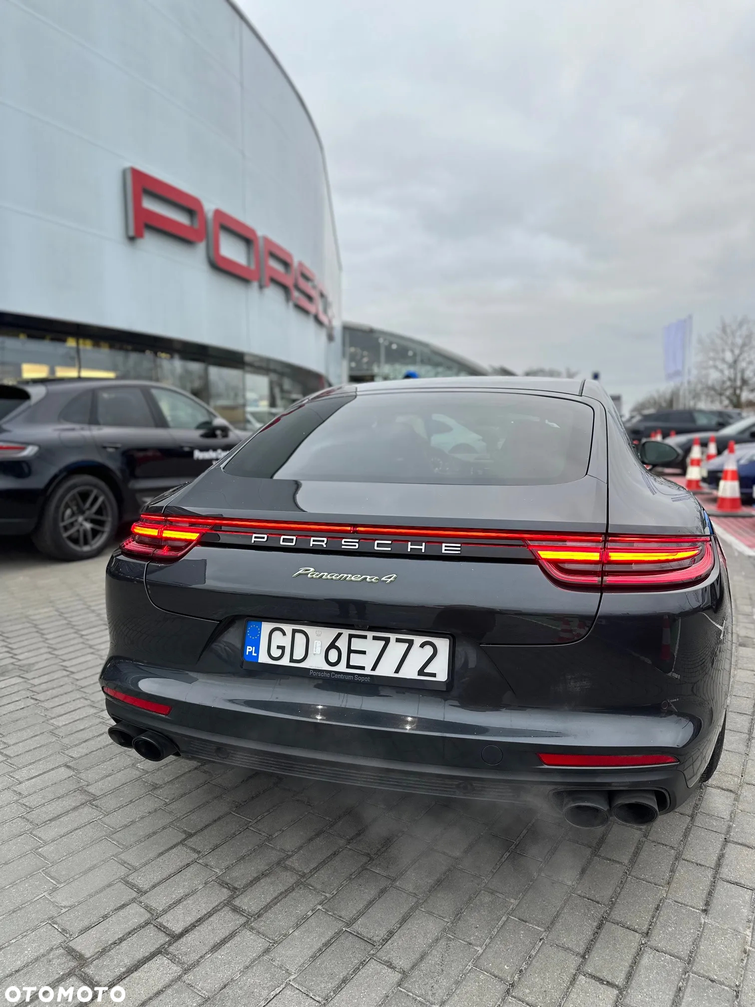 Porsche Panamera - 12