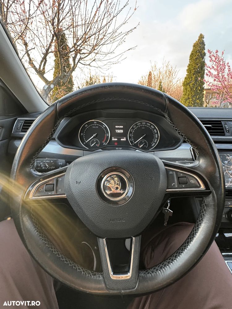 Skoda Superb 2.0 TDI DSG Active - 5