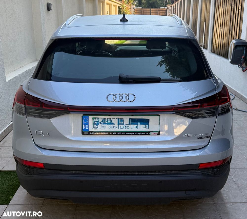 Audi Q4 2023 photo 4