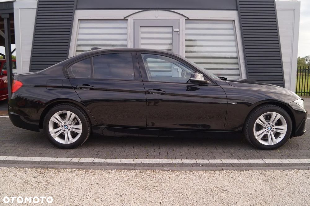 BMW Seria 3 328i xDrive Sport-Aut Sport Line - 2