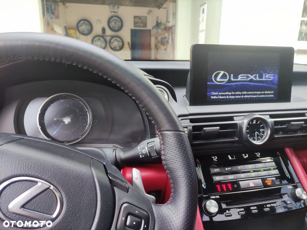 Lexus IS - 10