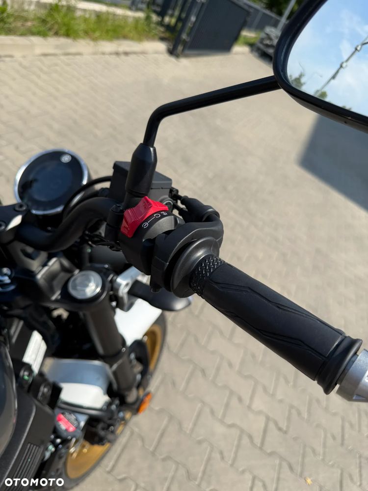 Yamaha XSR - 10