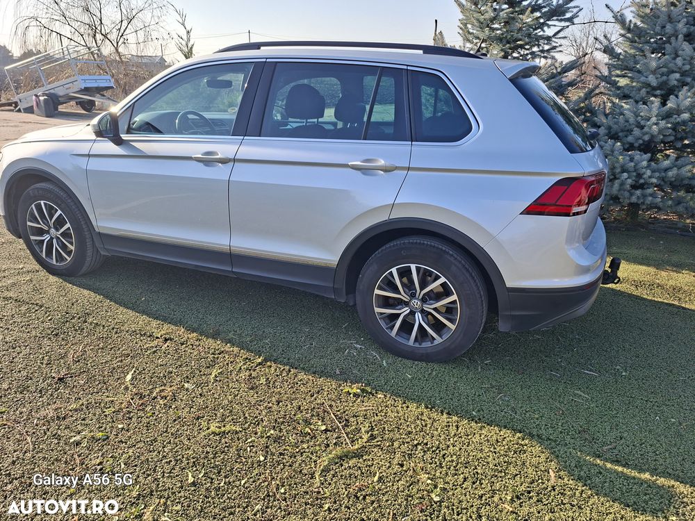 Volkswagen Tiguan - 1