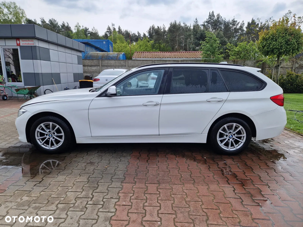 BMW Seria 3 318d Advantage