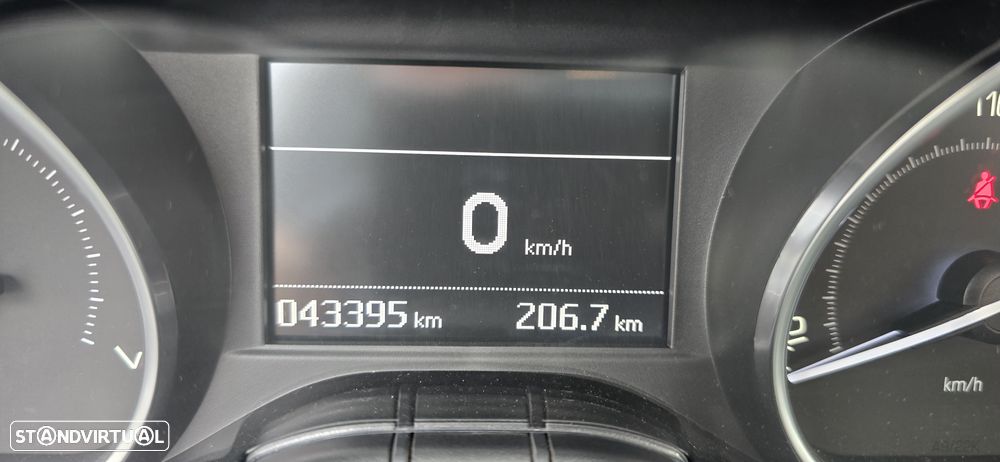 Peugeot 2008 1.2 PureTech Style - 13