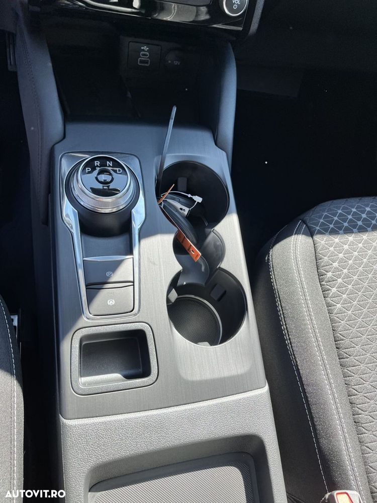 Ford Kuga - 16